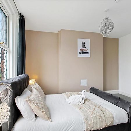 Home In Woodhouse, Leeds,Free 4 Car Parking,Free Wifi Leeds  Exteriér fotografie